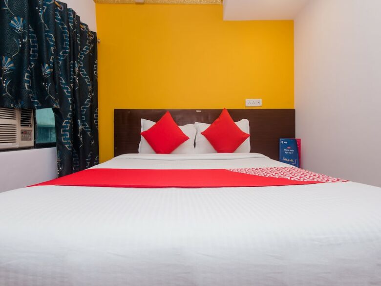 Oyo 13470 Hotel Symphony House