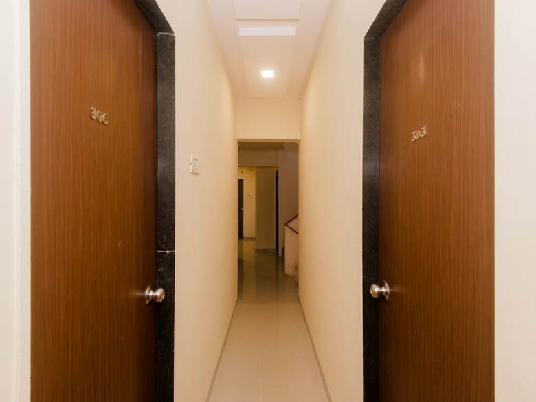 Oyo 13470 Hotel Symphony House