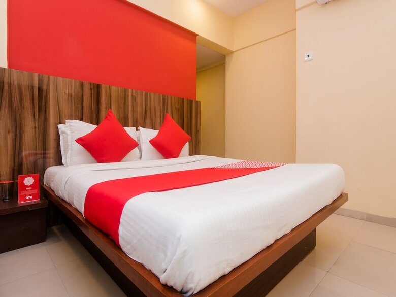 Oyo 13470 Hotel Symphony House