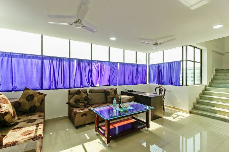 Hotel Oyo 24993 Royal Inn