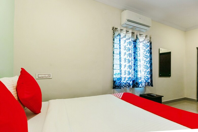Hotel Oyo 24993 Royal Inn