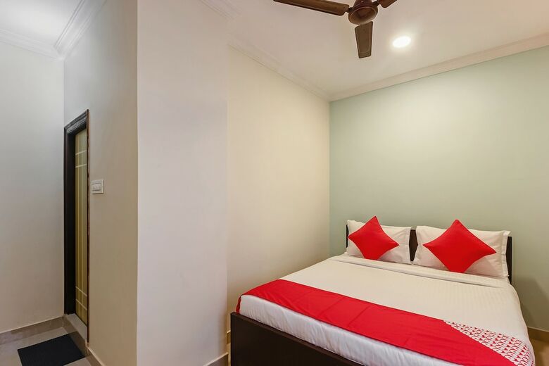 Hotel Oyo 24993 Royal Inn