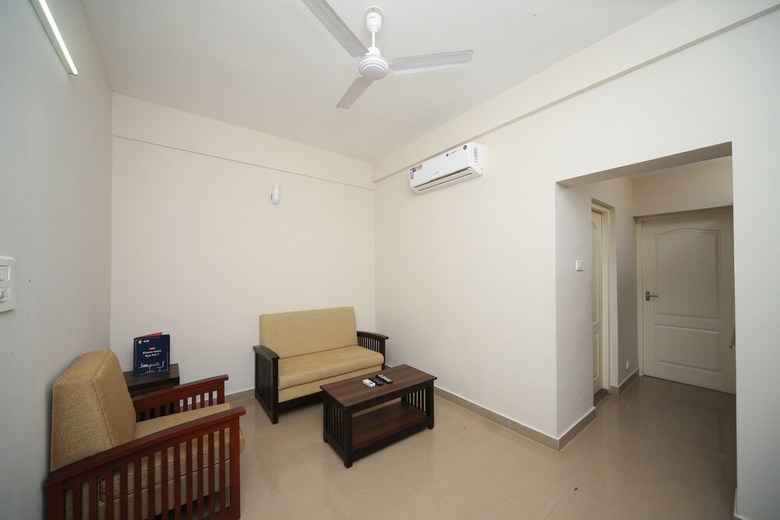 Hotel Oyo 27660 Aptin Vanila Suites