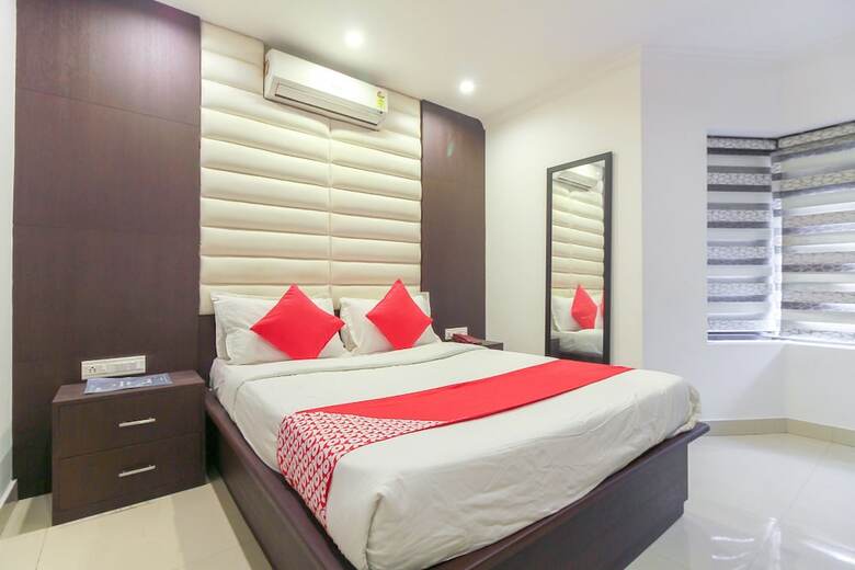 Oyo 26990 Hotel Ivory Grande
