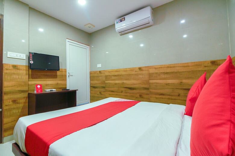 Oyo 26990 Hotel Ivory Grande