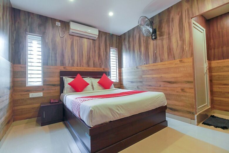 Oyo 26990 Hotel Ivory Grande
