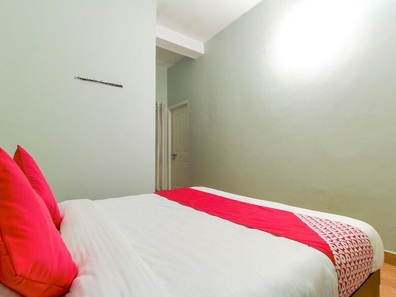 Hotel Oyo 23107 Rasha Residency