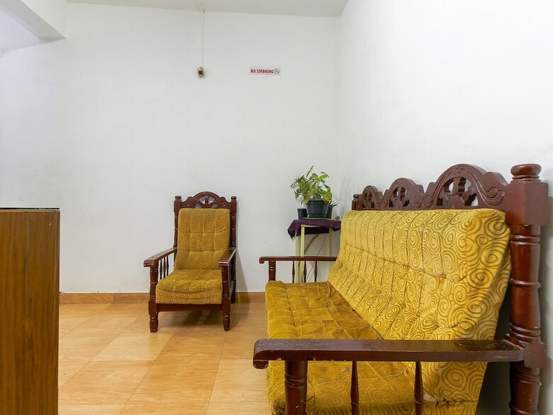 Hotel Oyo 23107 Rasha Residency