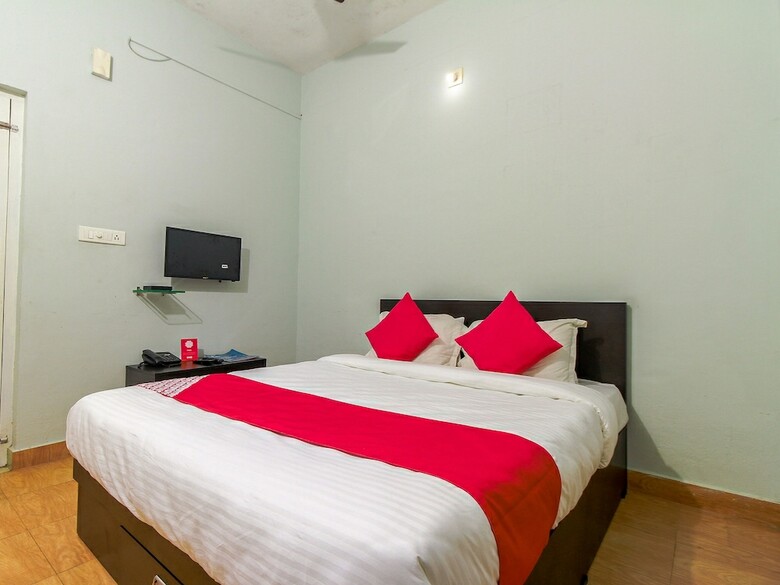 Hotel Oyo 23107 Rasha Residency