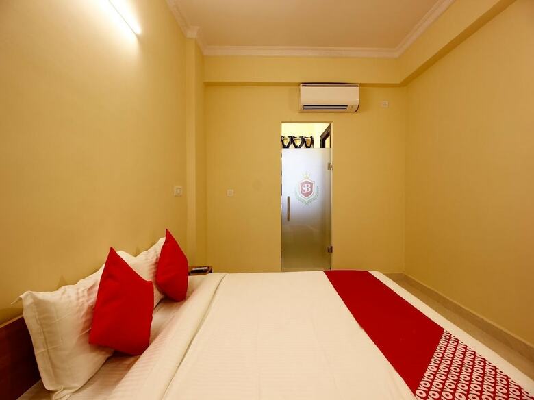 Hotel Oyo 23080 Flagship Siva Builders