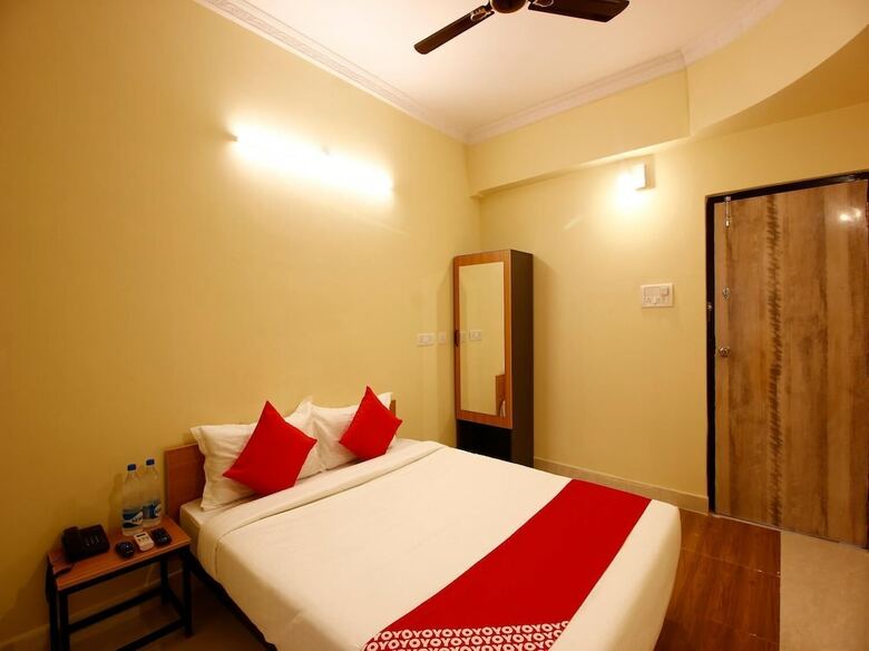 Hotel Oyo 23080 Flagship Siva Builders