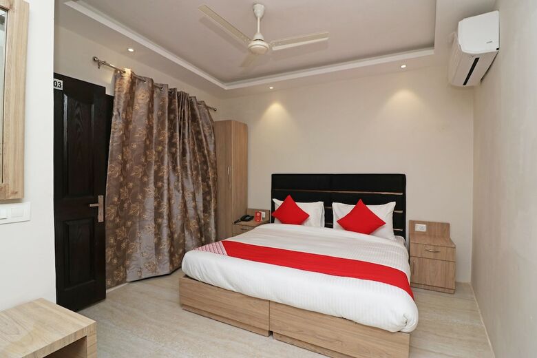 Hotel Oyo 23080 Flagship Siva Builders