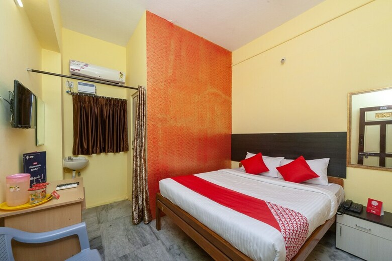Hotel Oyo 24898 Senthur Murugan Residency