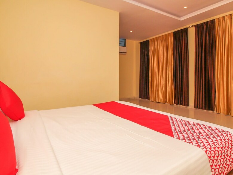 Hotel Oyo 7343 Al Shareef Palace