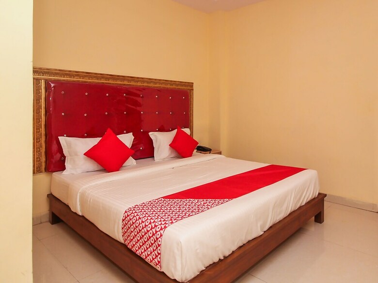 Hotel Oyo 7343 Al Shareef Palace