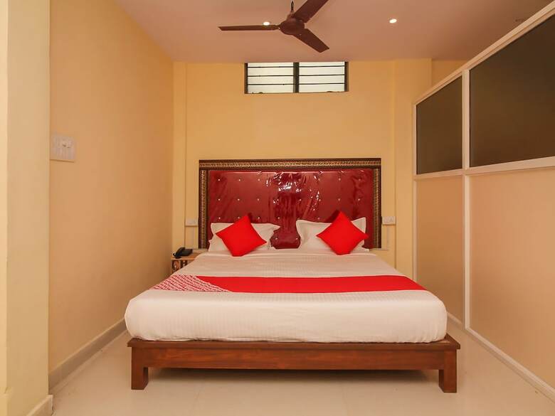 Hotel Oyo 7343 Al Shareef Palace