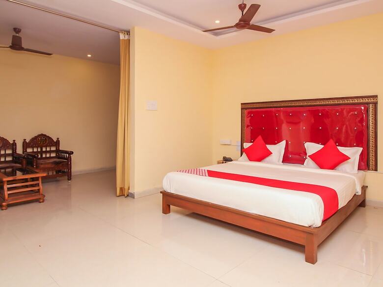 Hotel Oyo 7343 Al Shareef Palace