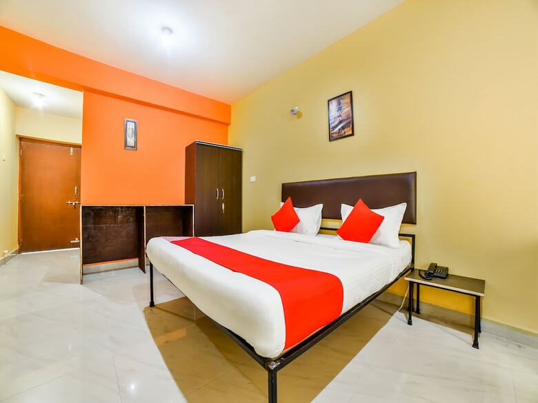 Hotel Oyo 16005 Sunshine Homes