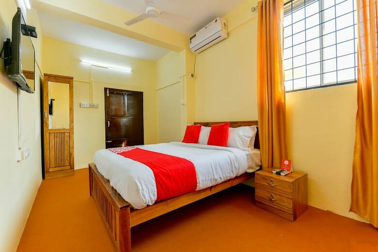 Hotel Oyo 24607 Lotus Residency