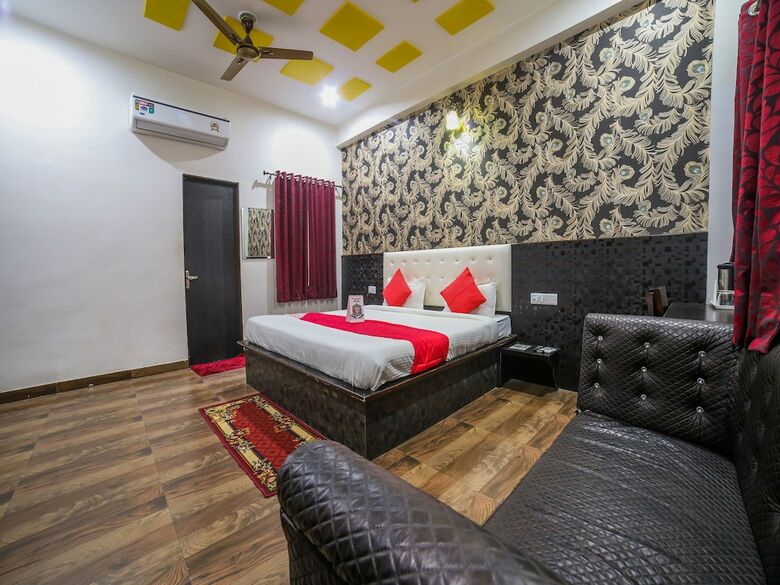 Apartamentos Oyo 23295 Hotel The Rajfort