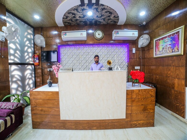 Apartamentos Oyo 23295 Hotel The Rajfort