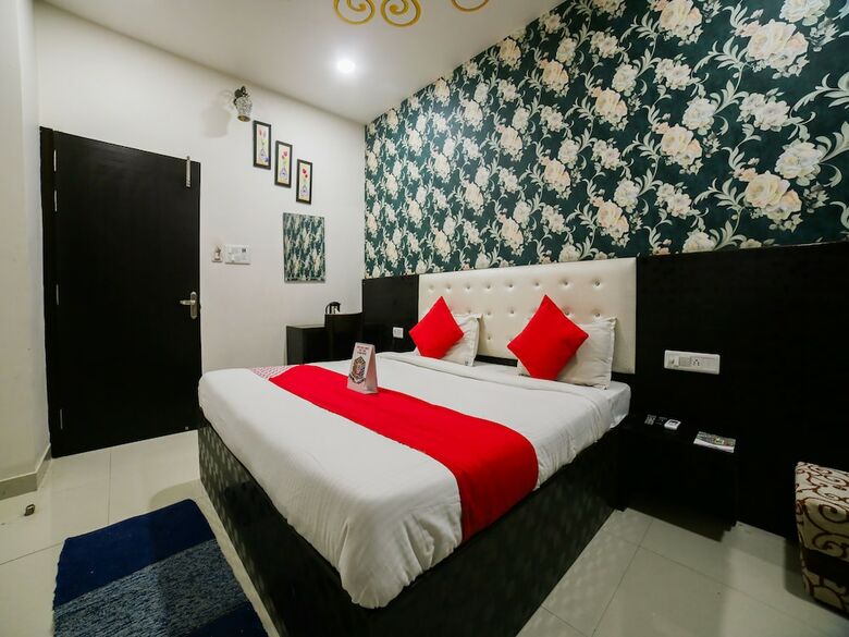 Apartamentos Oyo 23295 Hotel The Rajfort