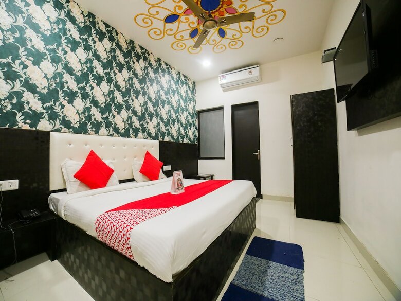 Apartamentos Oyo 23295 Hotel The Rajfort