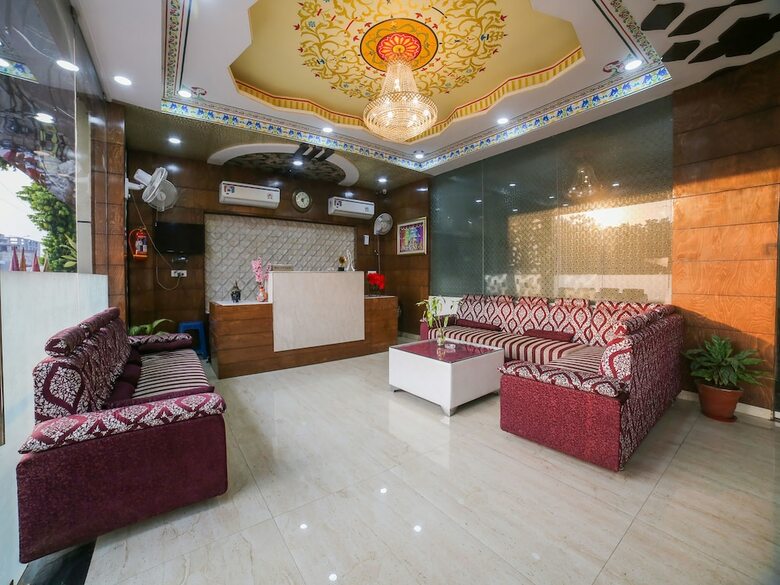 Apartamentos Oyo 23295 Hotel The Rajfort