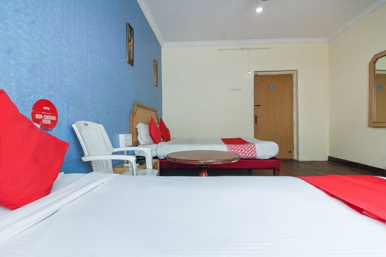 Hotel Oyo 12237 Royal Suite