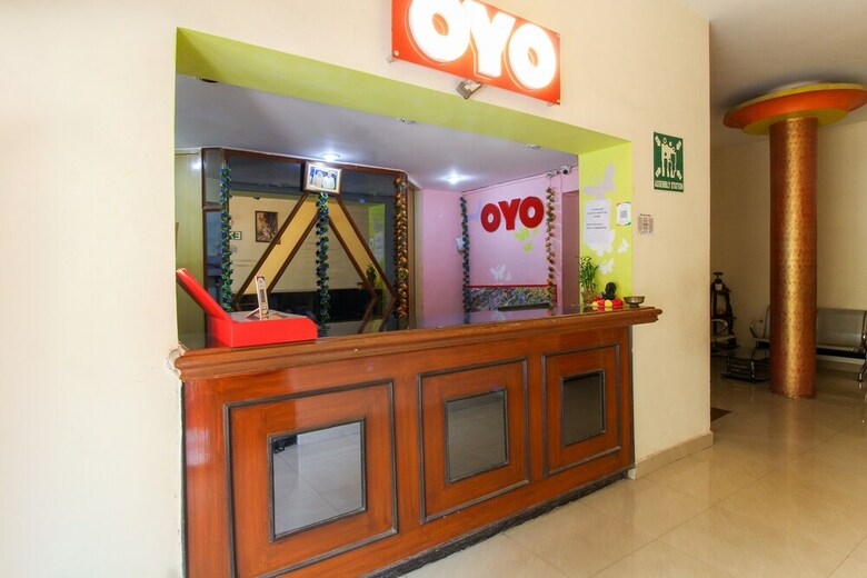 Hotel Oyo 12237 Royal Suite