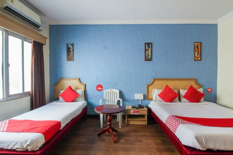 Hotel Oyo 12237 Royal Suite