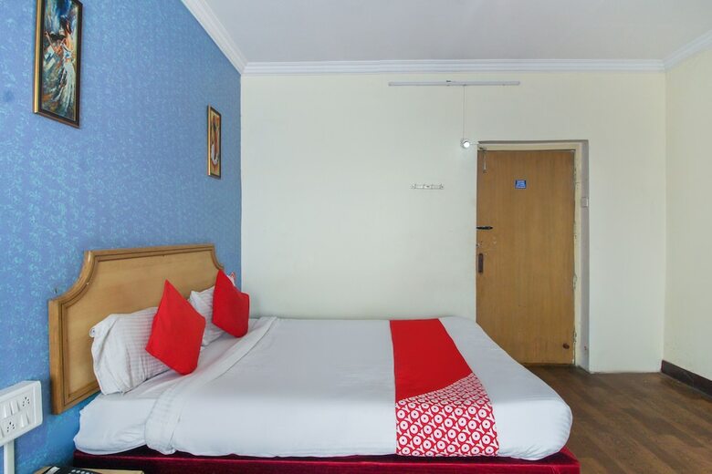 Hotel Oyo 12237 Royal Suite