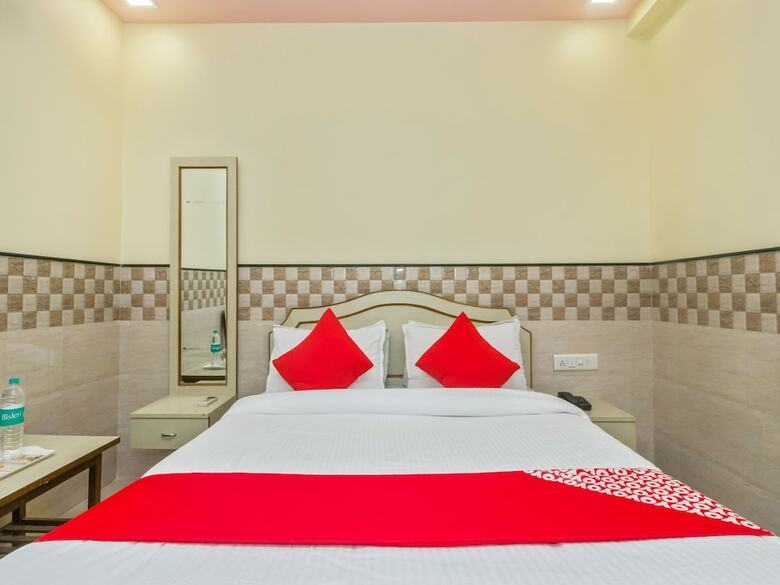 Oyo 22048 Trio Hotel