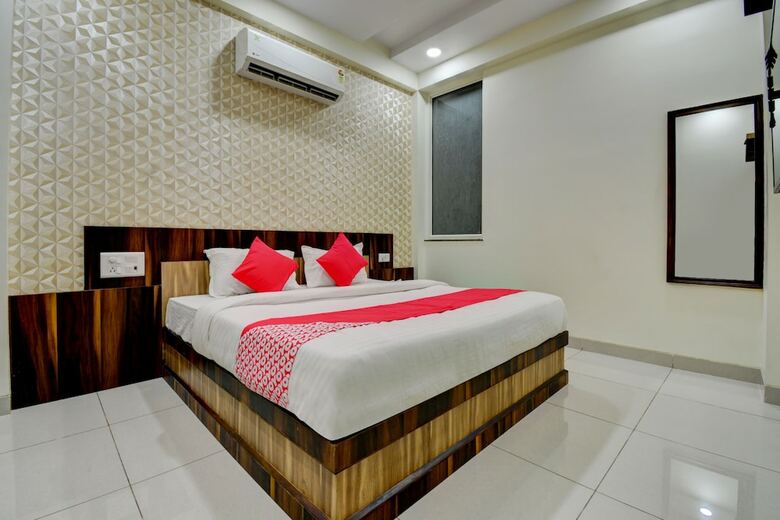 Oyo 18483 Hotel Olive Greens