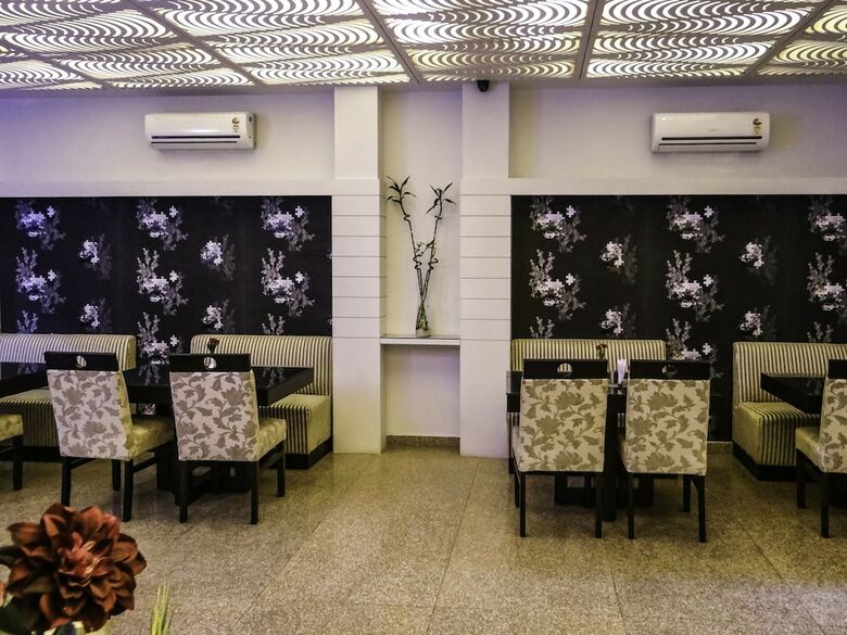 Hotel Oyo 24041 Silverkey Corp Residency