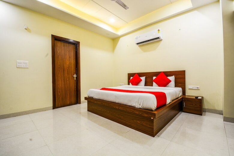 Hotel Oyo 22204 Mark Inn