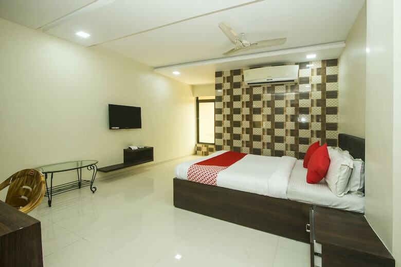 Oyo 18610 Hotel Parivar Garden