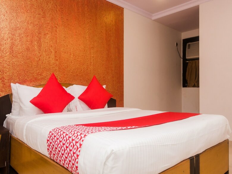 Oyo 19028 Hotel Palm Star