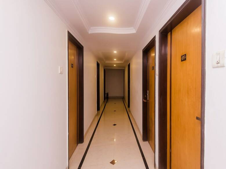 Oyo 19028 Hotel Palm Star