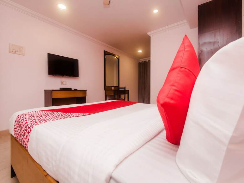 Oyo 19028 Hotel Palm Star