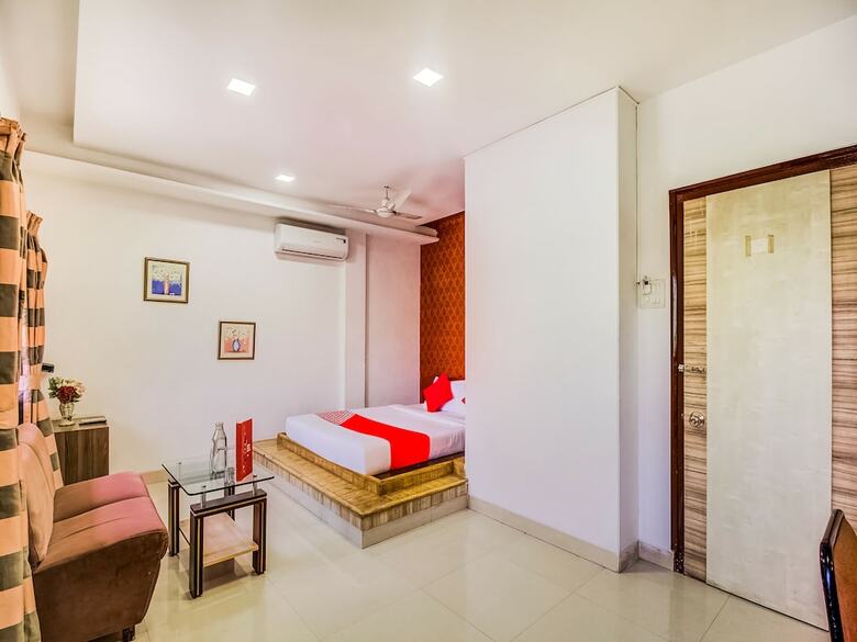 Oyo Flagship 19825 Hotel Panchratna