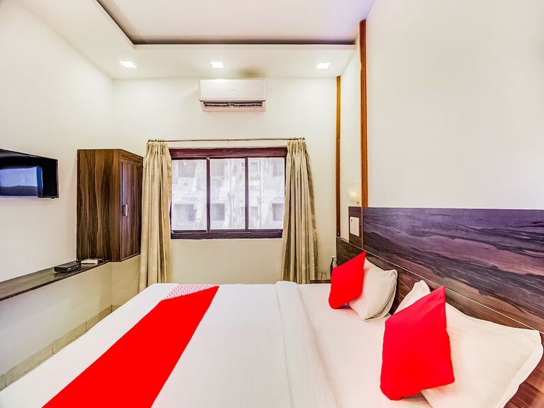 Oyo Flagship 19825 Hotel Panchratna