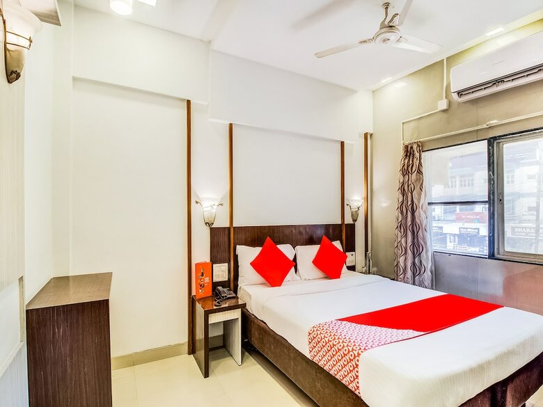 Oyo Flagship 19825 Hotel Panchratna