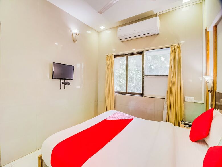 Oyo Flagship 19825 Hotel Panchratna