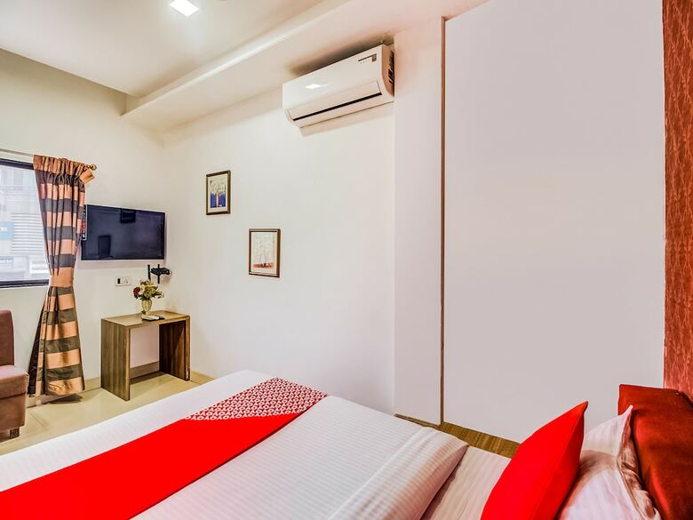 Oyo Flagship 19825 Hotel Panchratna