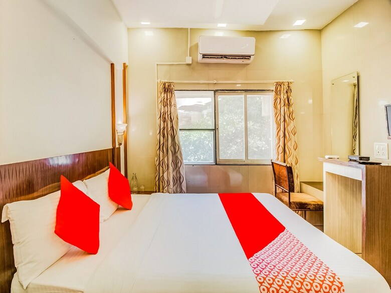 Oyo Flagship 19825 Hotel Panchratna