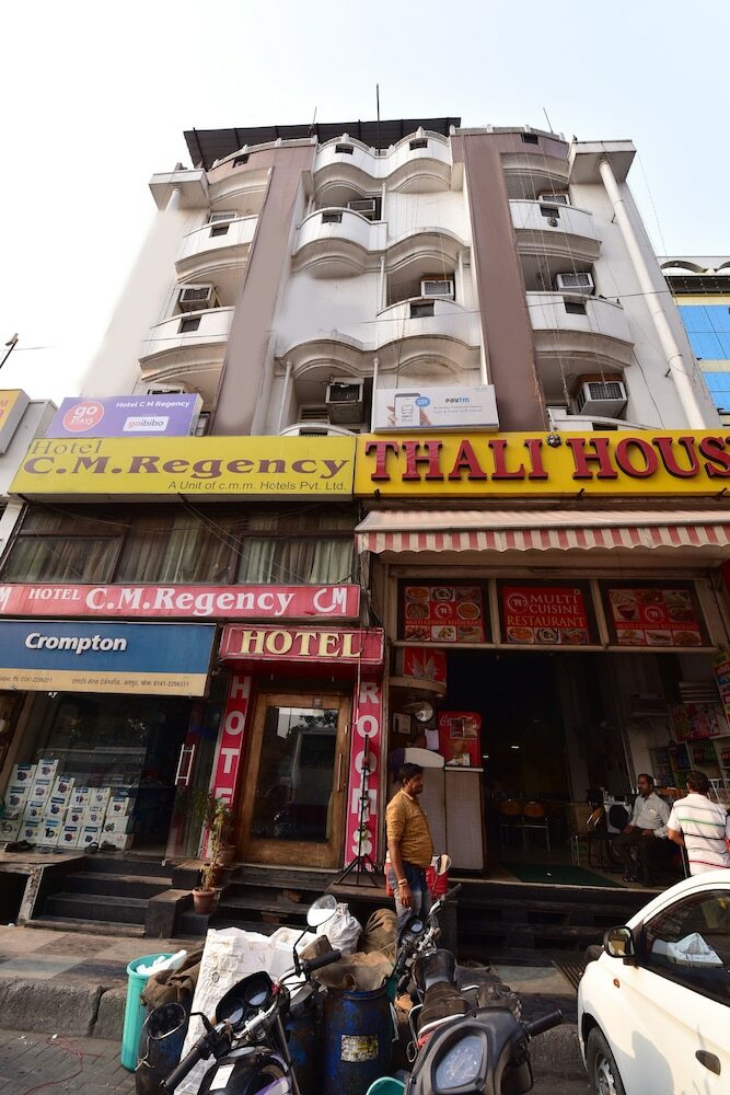 Hotel Oyo 22915 C M Regency