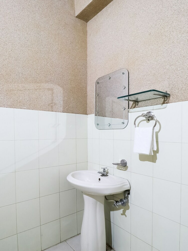 Hotel Oyo 18842 Amana Suites