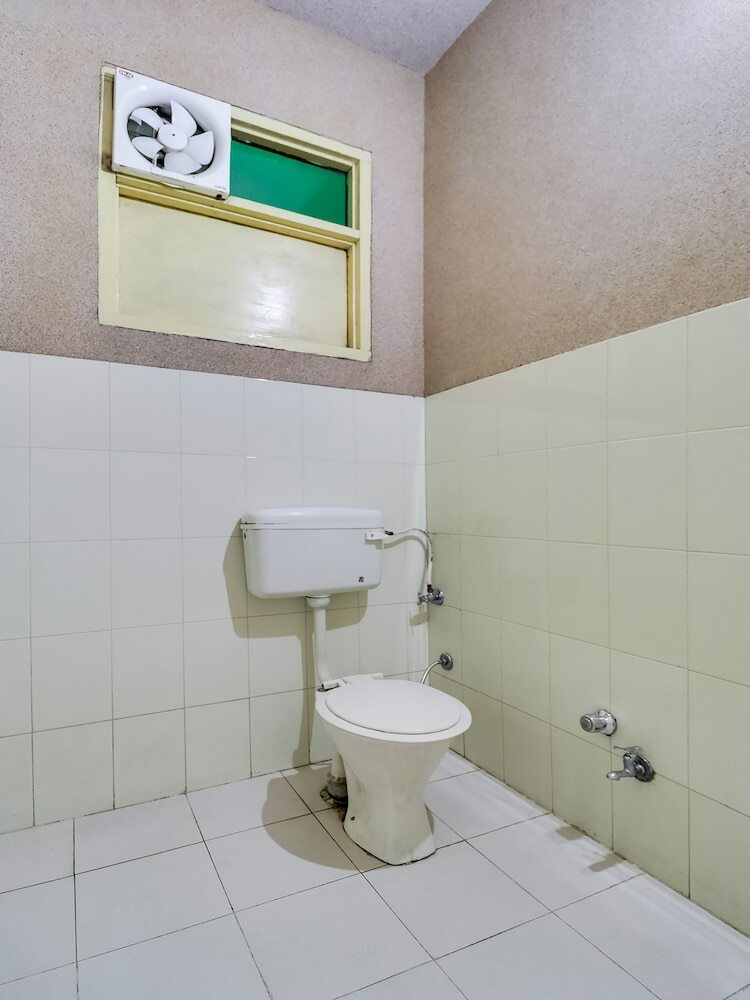 Hotel Oyo 18842 Amana Suites