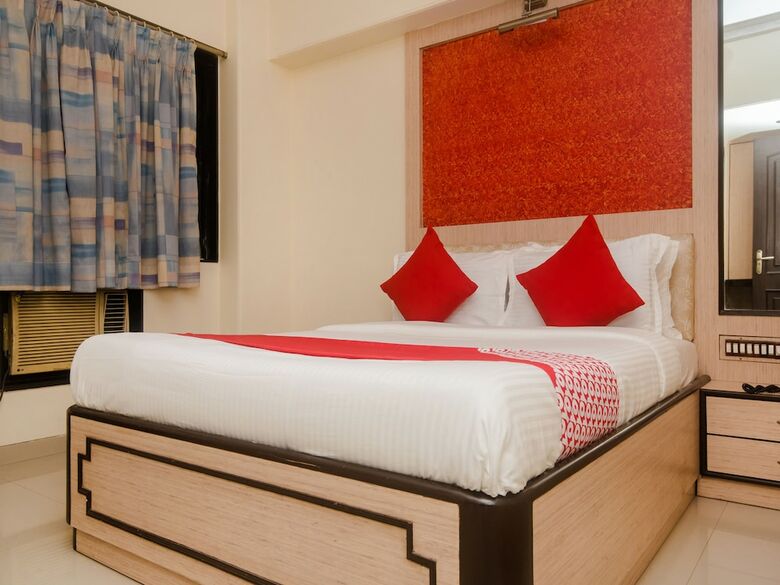 Oyo 17300 Hotel Solitaire